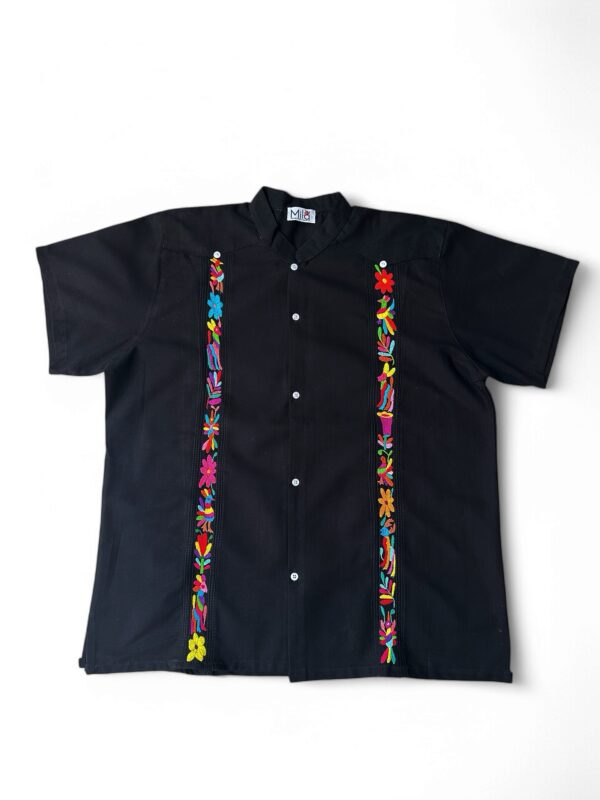 Guayabera de Lino Color Negro Talla Doble Extra Grande