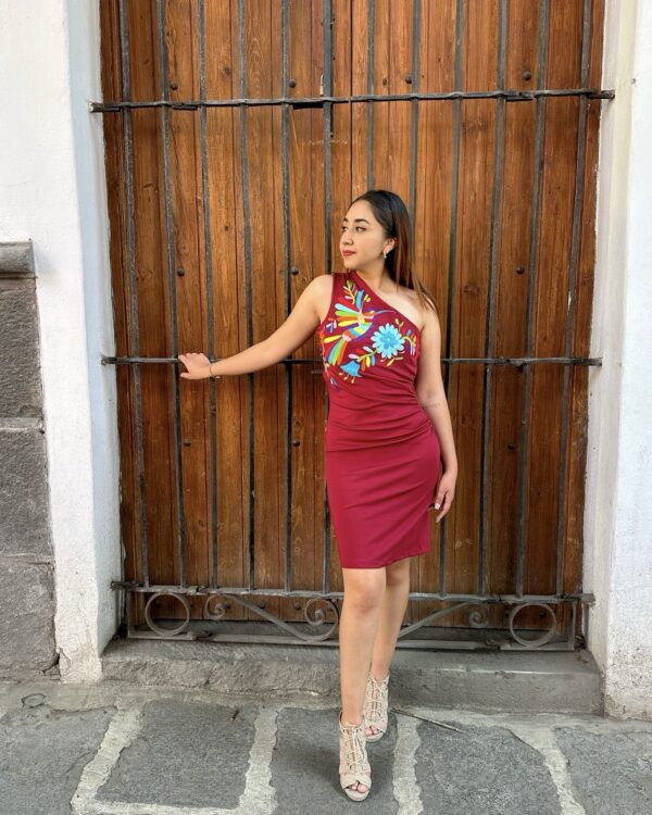 Vestido Asimétrico Talla Mediana - Imagen 2