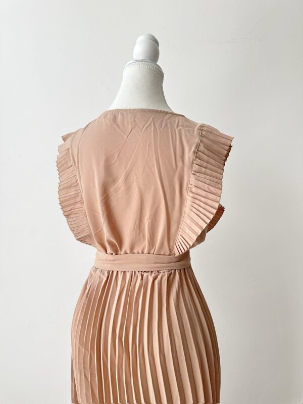 Vestido Beige Talla Grande - Imagen 3