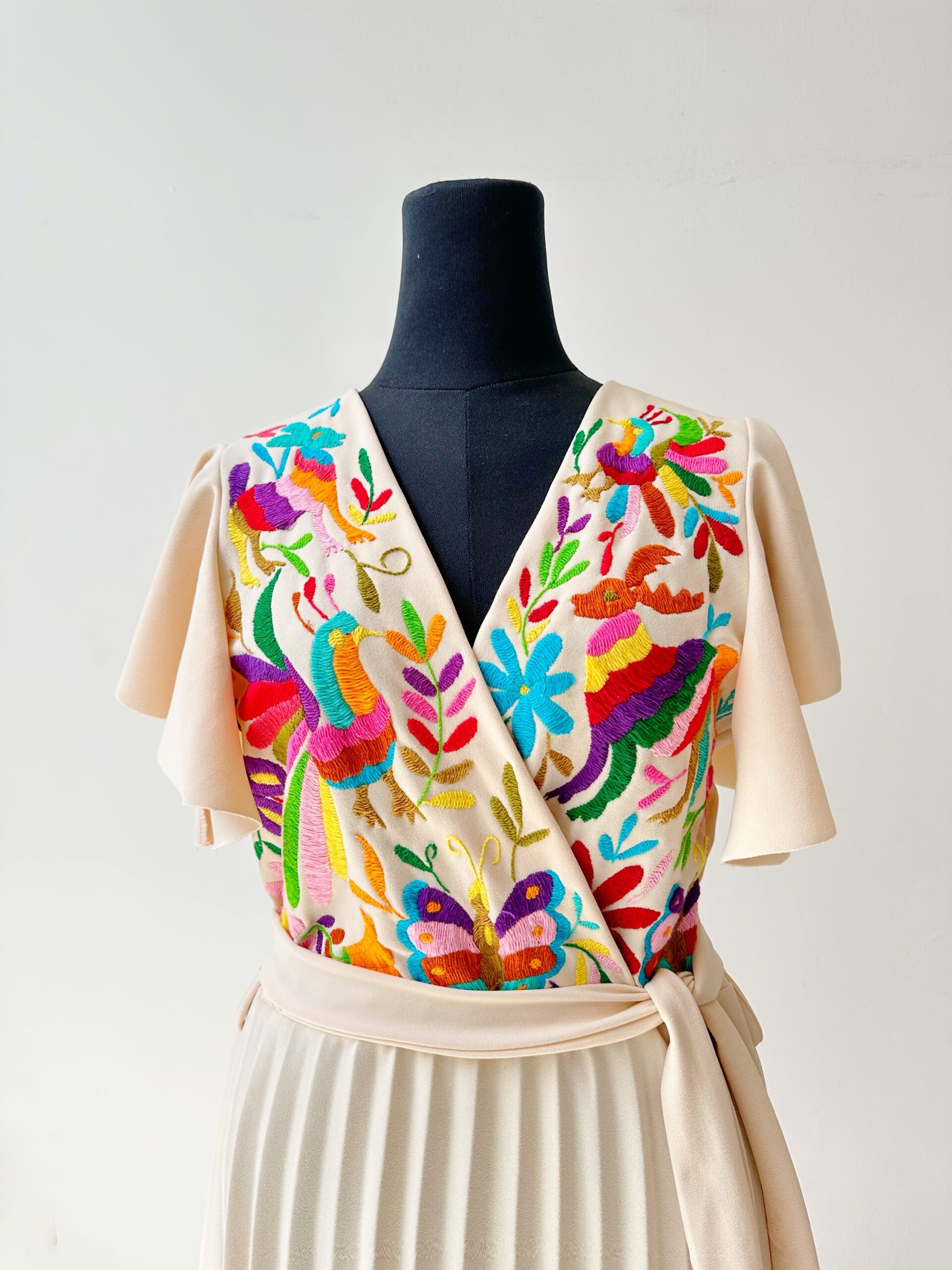 Vestido Color Hueso talla Extra Grande - Imagen 2